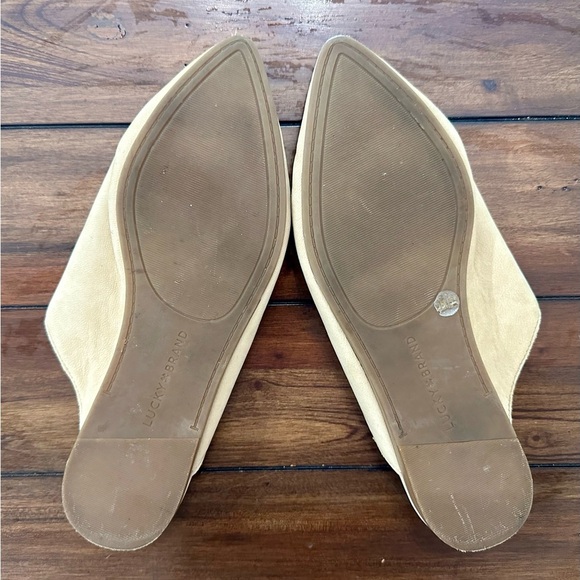 Lucky Brand Tan Mules with Embroidered Llama Design Size 7 - Picture 3 of 3